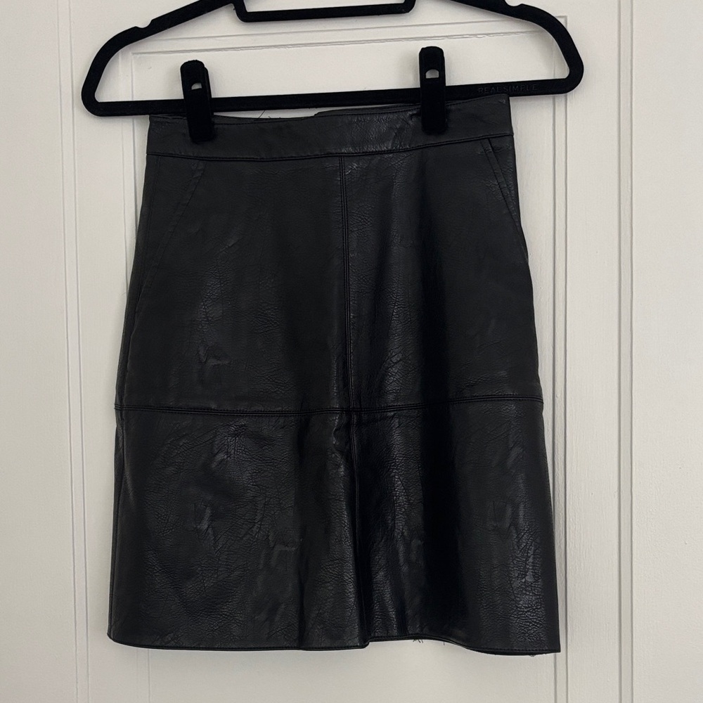Zara Elegant Black Leather Skirt
